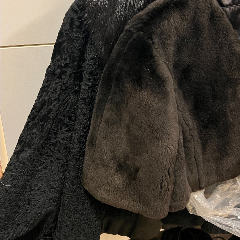 Stylish Chocolate Fur (Nutria) Capelet - Picture 10 of 11